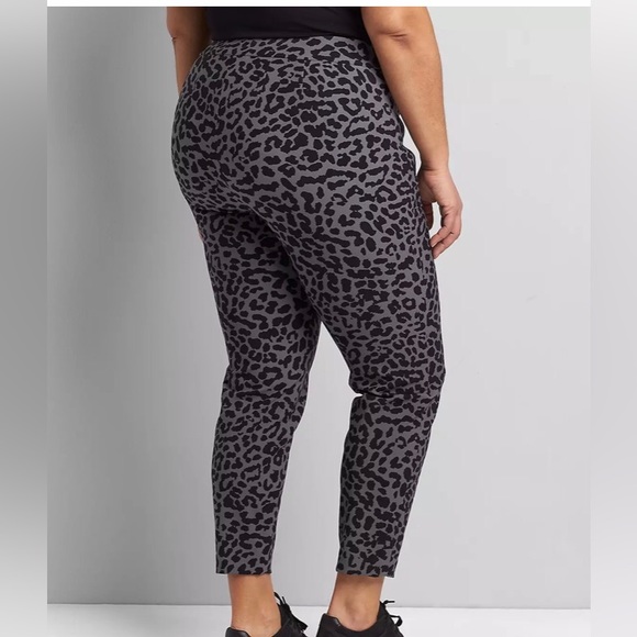 Lane Bryant Gray & Black Leopard Animal Print On The Go Pull On Ankle Pants - Picture 3 of 12